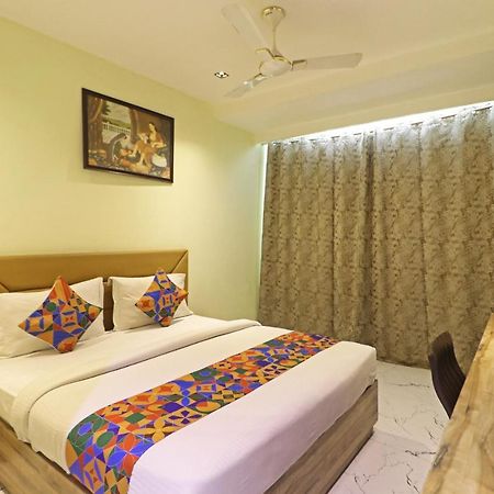 Hotel Good Vibe Near Delhi Igi Airport Yeni Delhi Dış mekan fotoğraf