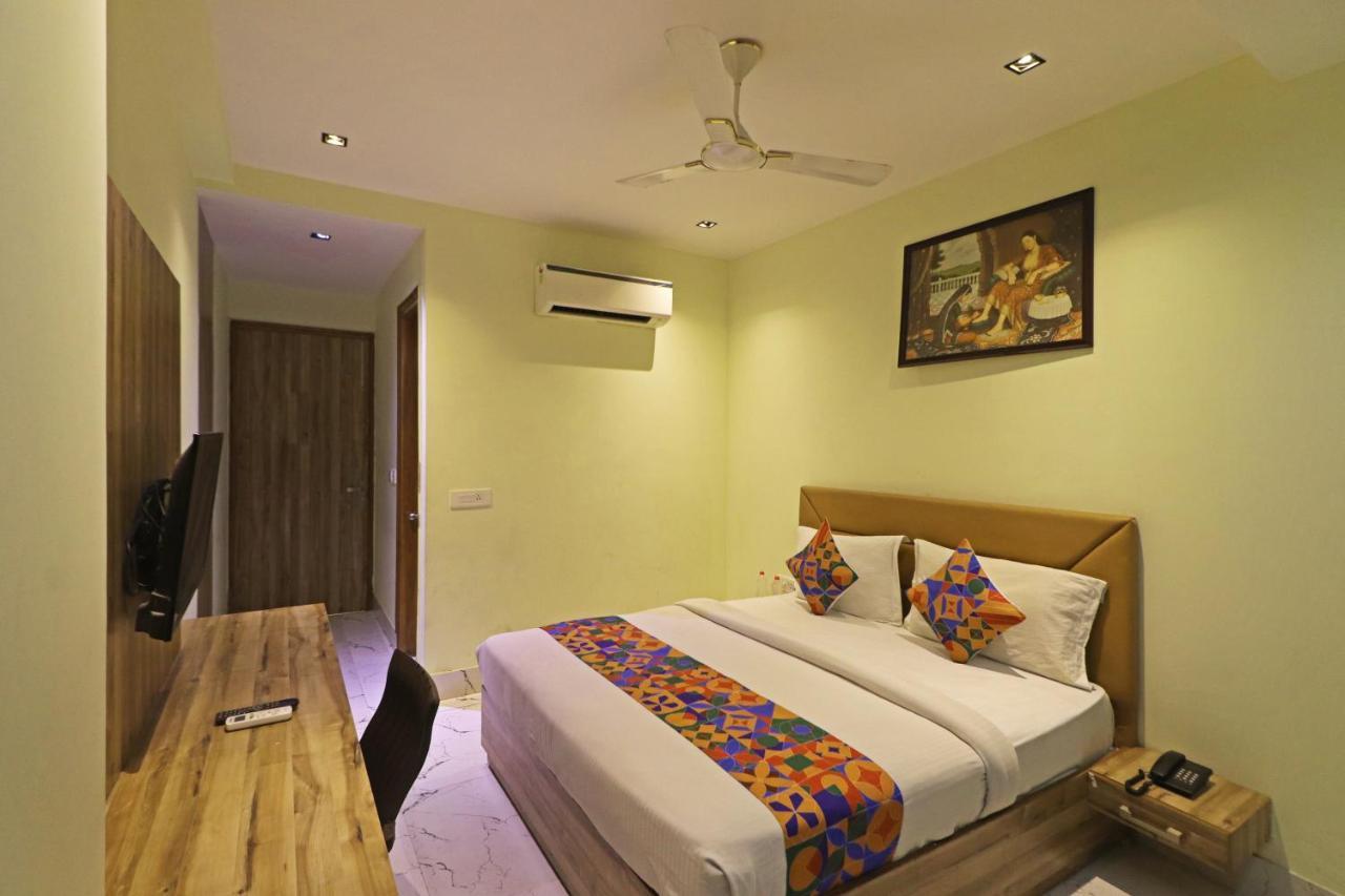 Hotel Good Vibe Near Delhi Igi Airport Yeni Delhi Dış mekan fotoğraf