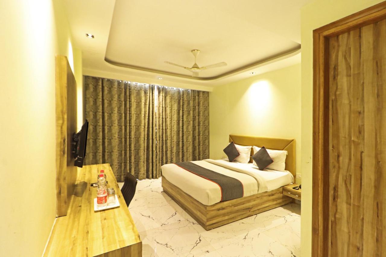 Hotel Good Vibe Near Delhi Igi Airport Yeni Delhi Dış mekan fotoğraf