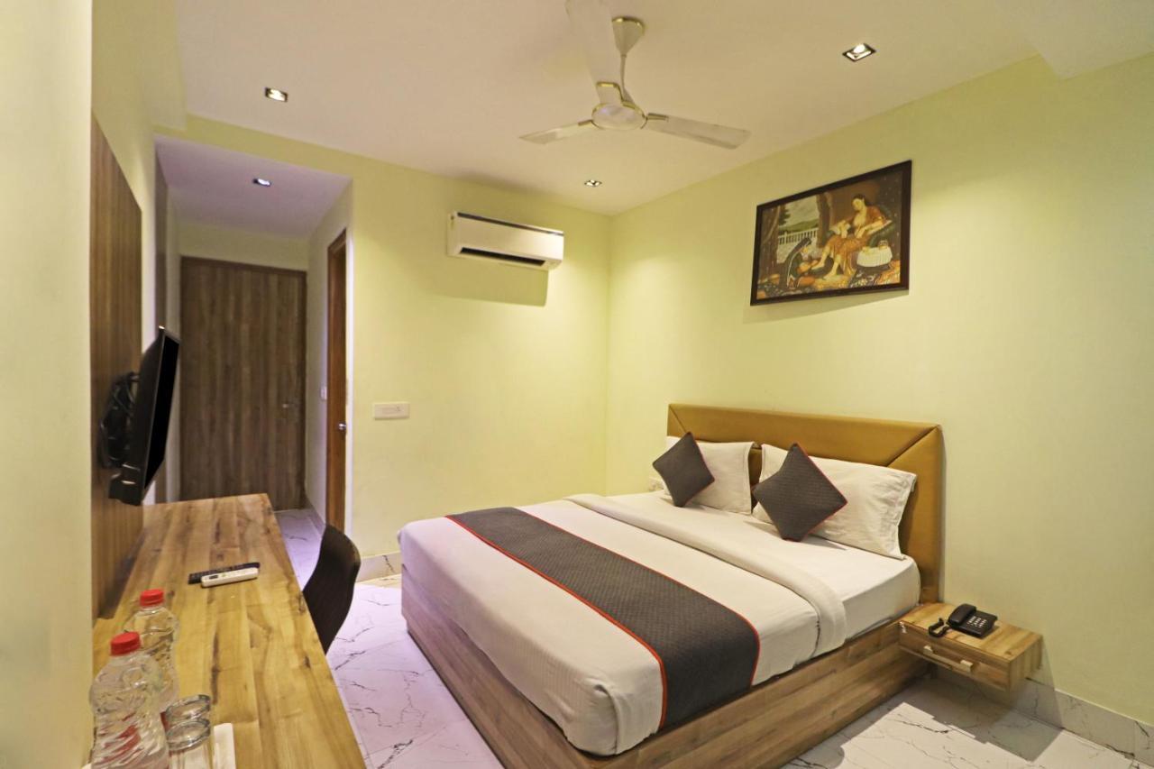 Hotel Good Vibe Near Delhi Igi Airport Yeni Delhi Dış mekan fotoğraf