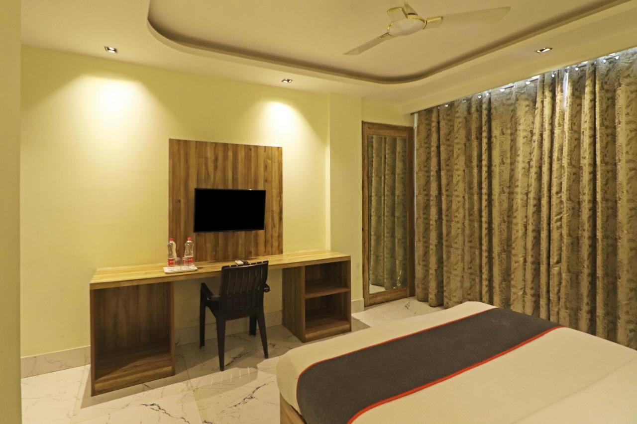 Hotel Good Vibe Near Delhi Igi Airport Yeni Delhi Dış mekan fotoğraf