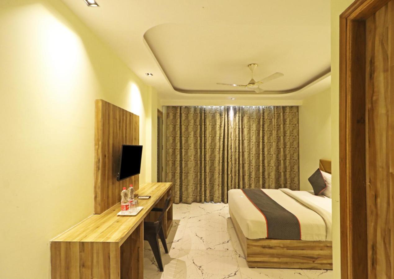 Hotel Good Vibe Near Delhi Igi Airport Yeni Delhi Dış mekan fotoğraf