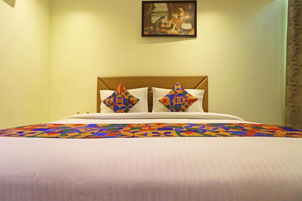 Hotel Good Vibe Near Delhi Igi Airport Yeni Delhi Dış mekan fotoğraf