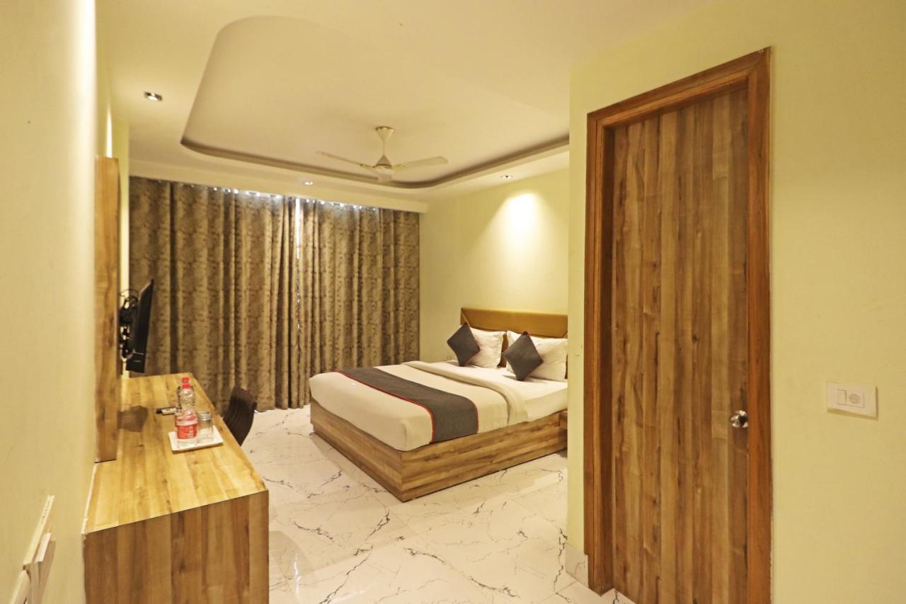Hotel Good Vibe Near Delhi Igi Airport Yeni Delhi Dış mekan fotoğraf