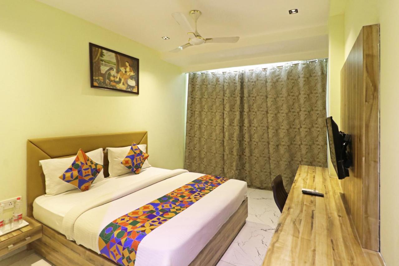 Hotel Good Vibe Near Delhi Igi Airport Yeni Delhi Dış mekan fotoğraf