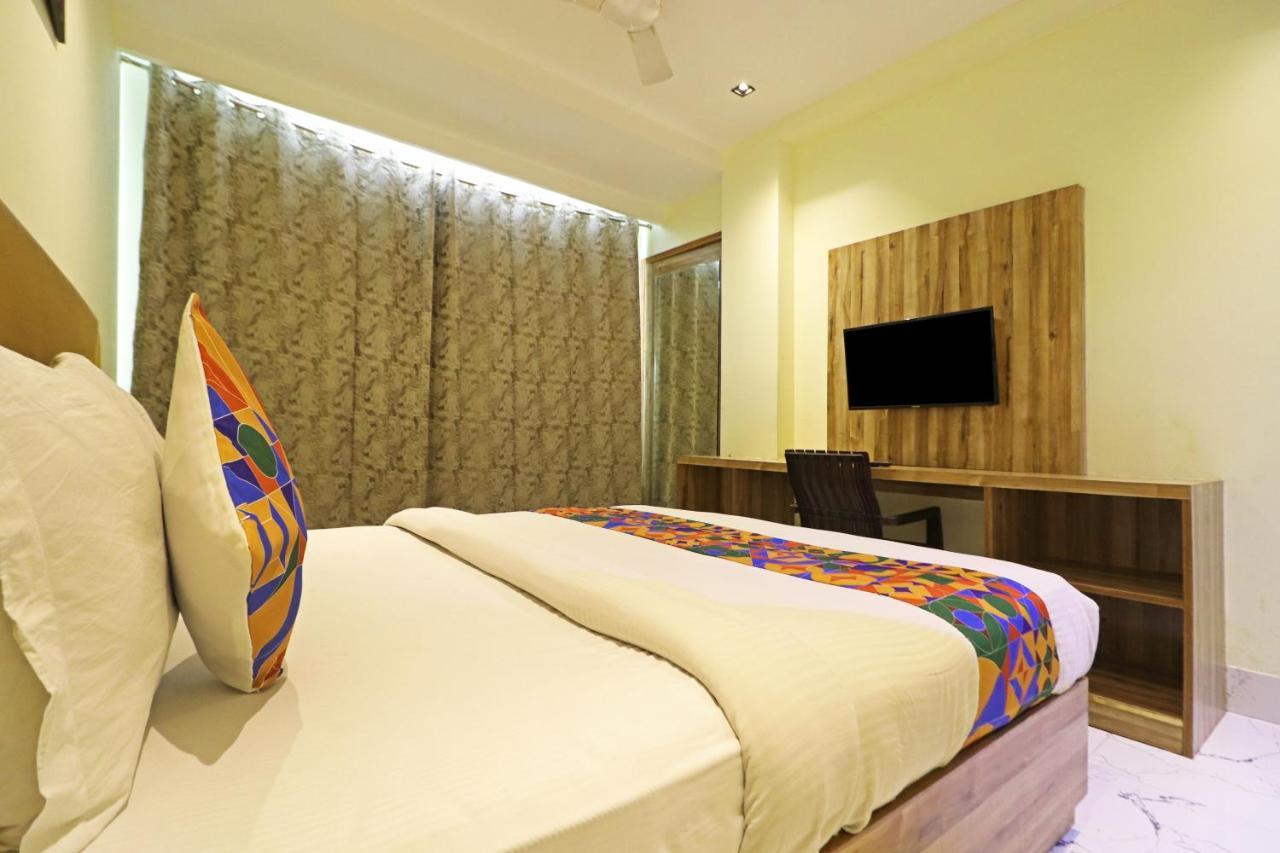 Hotel Good Vibe Near Delhi Igi Airport Yeni Delhi Dış mekan fotoğraf