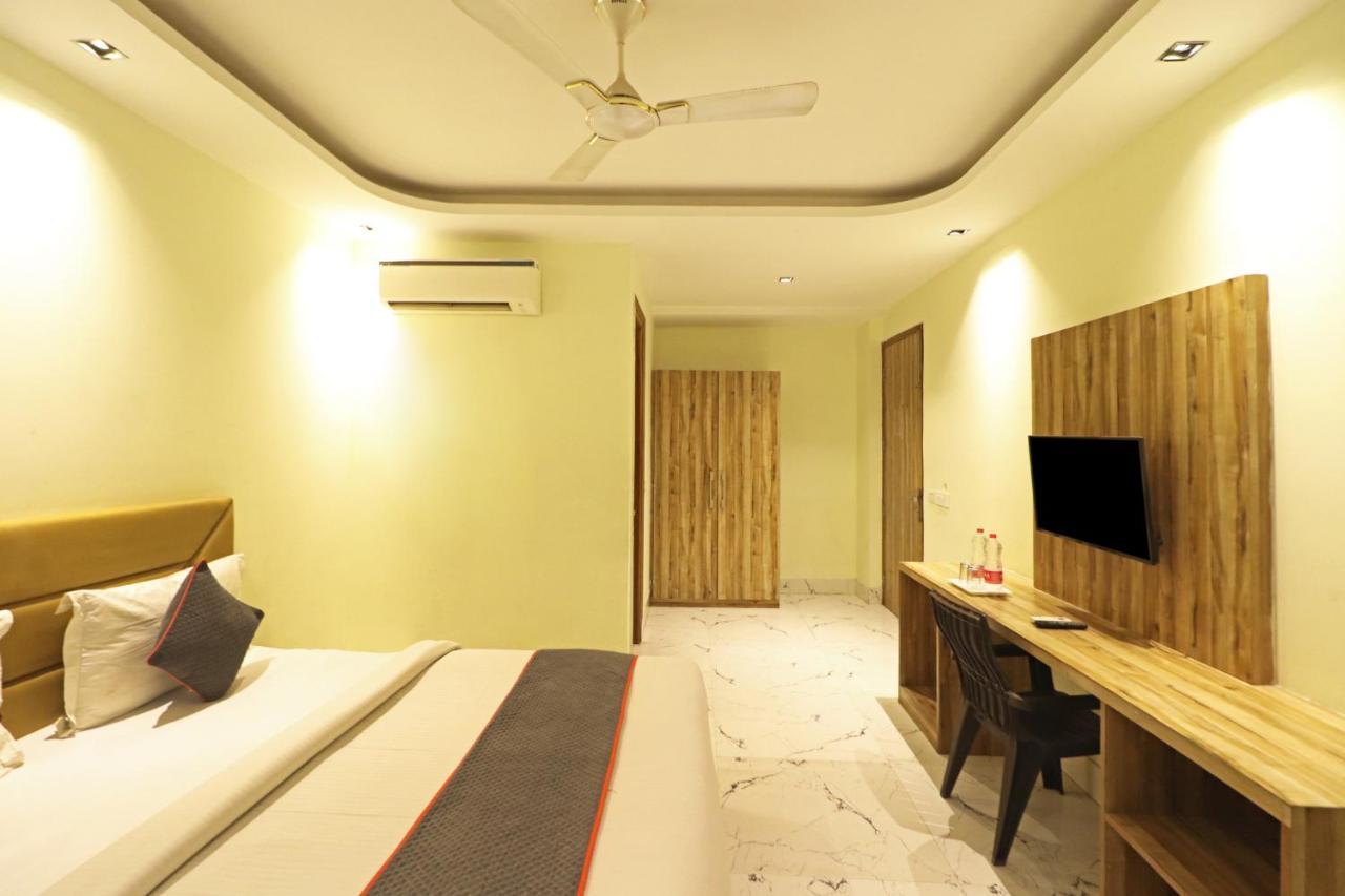 Hotel Good Vibe Near Delhi Igi Airport Yeni Delhi Dış mekan fotoğraf