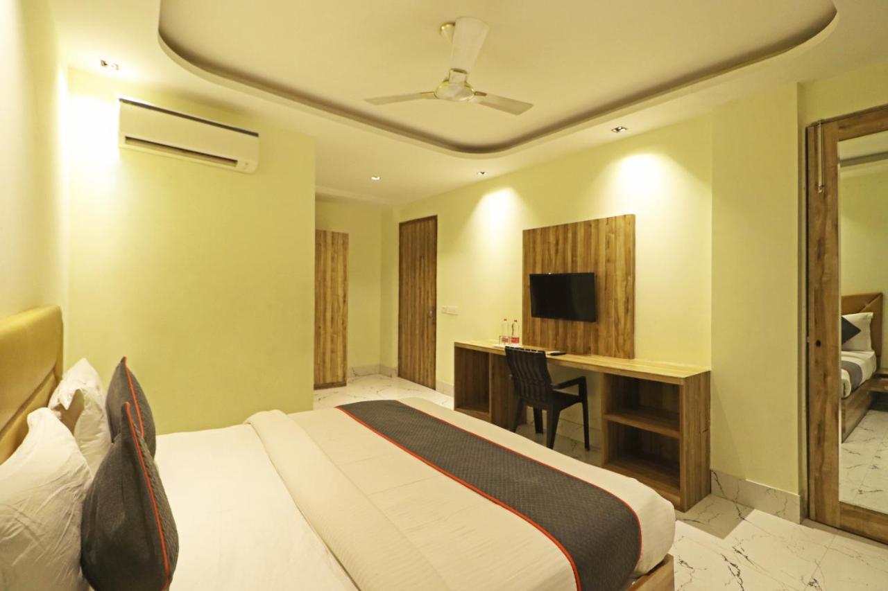 Hotel Good Vibe Near Delhi Igi Airport Yeni Delhi Dış mekan fotoğraf